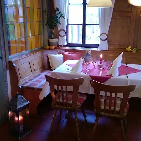 Otel Vierjahreszeiten 3*