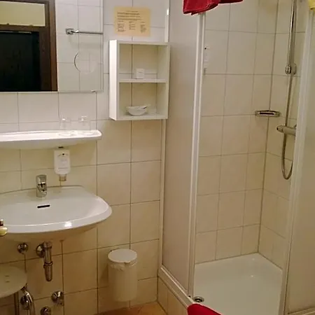 Vierjahreszeiten Hotel