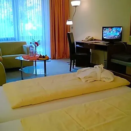 Vierjahreszeiten Hotel 3*