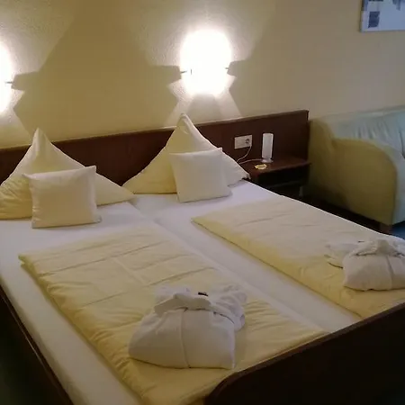 Vierjahreszeiten Hotel 3*