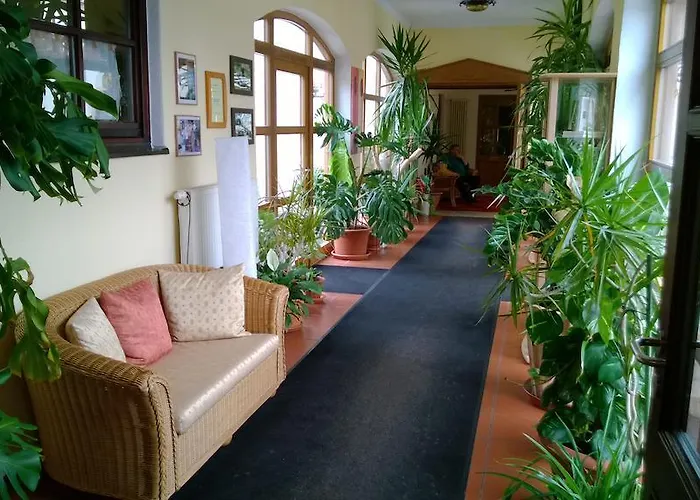 Vierjahreszeiten Hotel 3*